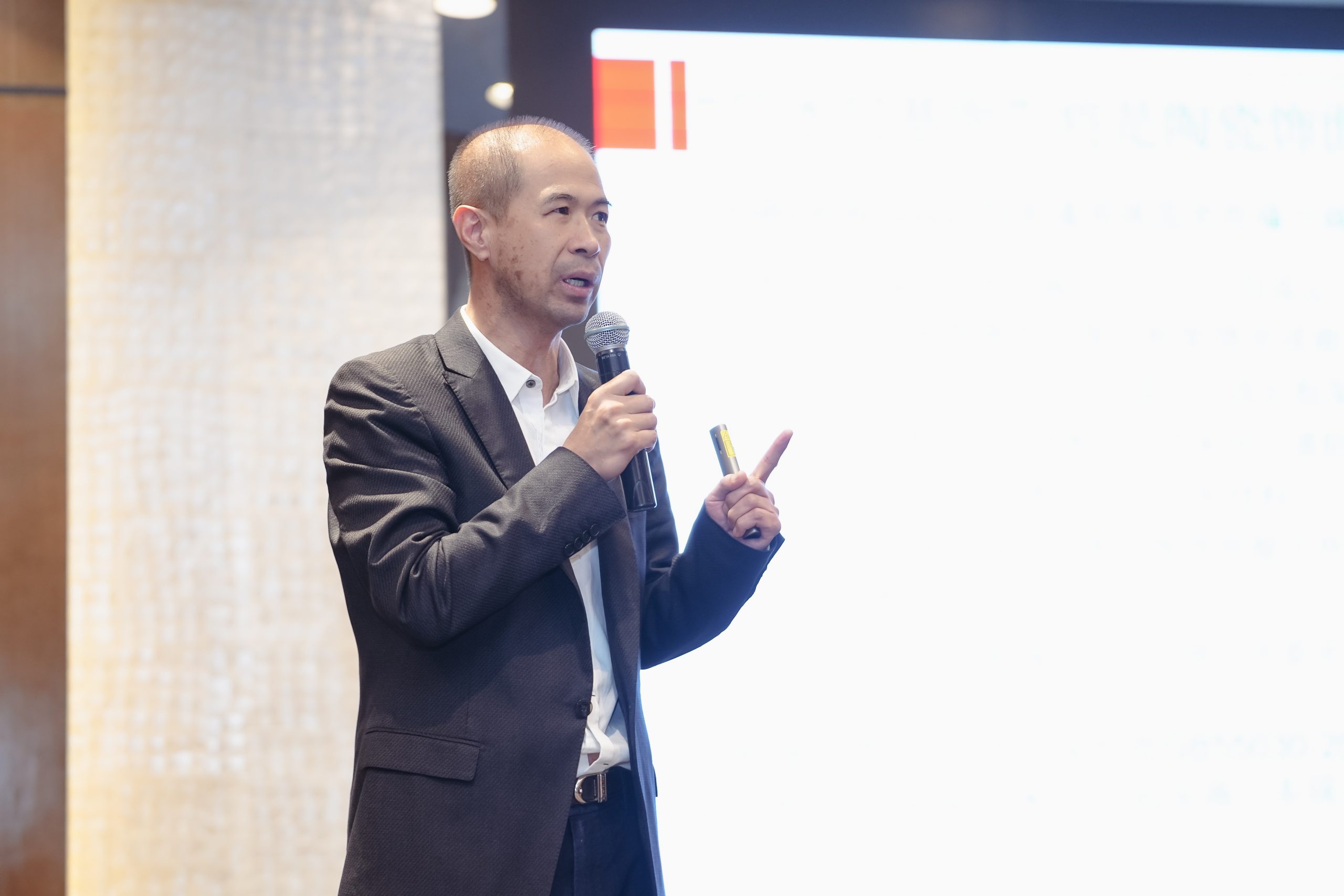 Aaron Li